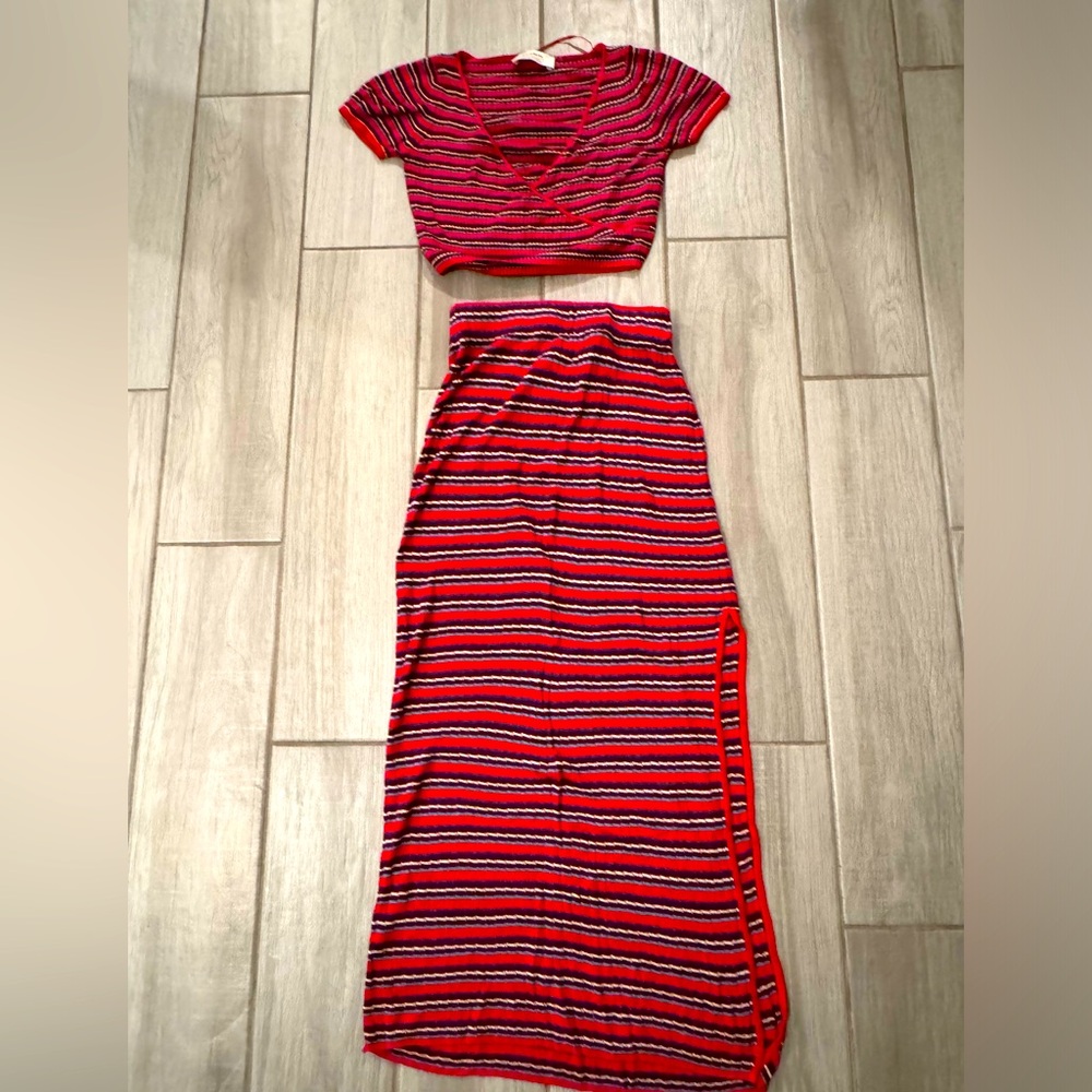 Pull&bear knit striped set‎ skirt and a cropped top size S